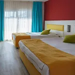 Side Win & Szálloda 3*