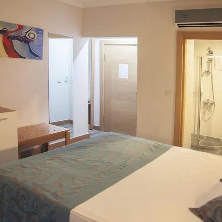 Hotel Side Win & 3*