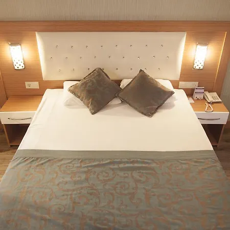 Hotel Side Win & 3*