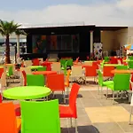 Side Win & Hotel