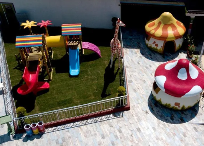 Side Win & Hotell 3*